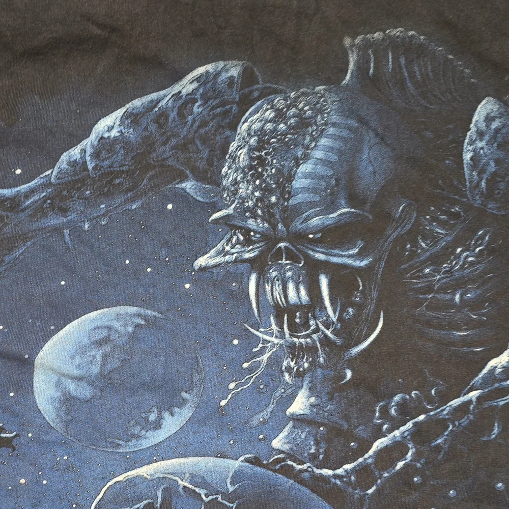 2010 Iron Maiden AOP Tshirt The Final Frontier Size Medium Band Tee - Picture 6 of 6